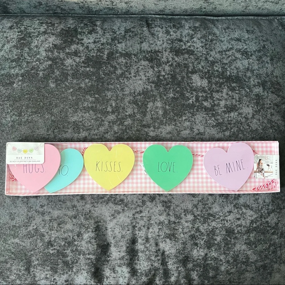 NIB Rae Dunn Conversation Hearts Garland